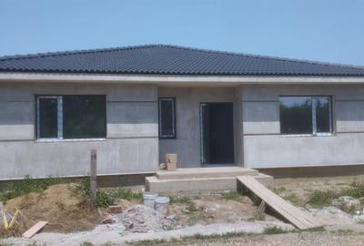Casa noua la CHEIE cu 4 camere 2 bai si 660 mp teren in Lazuri - 2