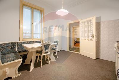 Apartament cu 3 camere de vanzare in zona Sinaia - 4