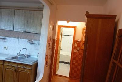Apartament cu 2 camere, mobilat în Central