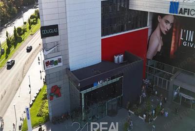 Spațiu comercial, în Politehnica - 12