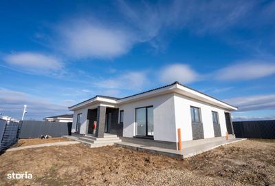 Casă cu 4 camere cu Teren 592 Mp în Oșorhei