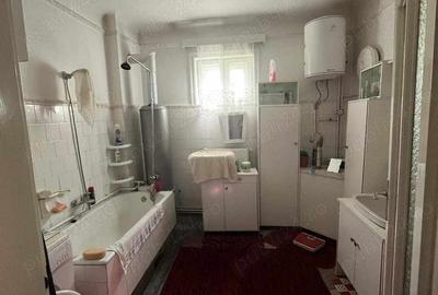 Casă cu 3 camere în Aleșd - 1