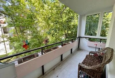 Apartament cu 4 camere decomandat în 7 Noiembrie - 1