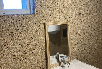 Casă cu 2 camere cu Teren 1000 Mp în Central - 1