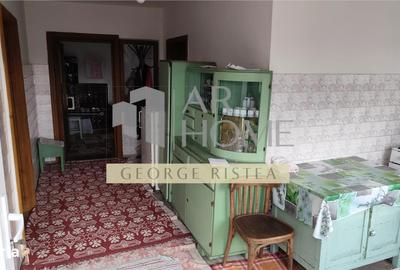 Casă cu 4 camere cu Canalizare în Central