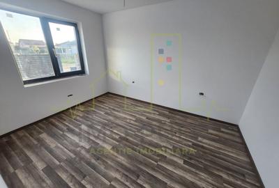 Duplex cu 4 camere cu Canalizare în Moșnița Veche - 6