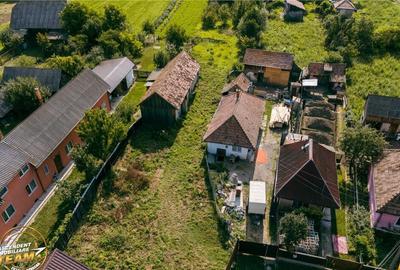 FILM! 2.000 mp teren intravilan, cu utilitati, apreciabil a - 1