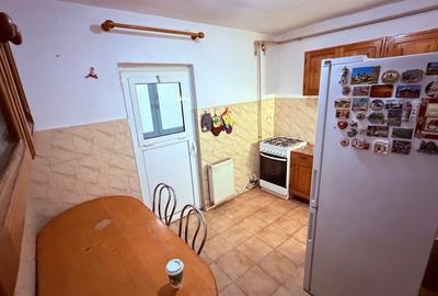 Apartament 3 camere, decomandat, etaj 2, strada 22 Decembrie 1989 - 3