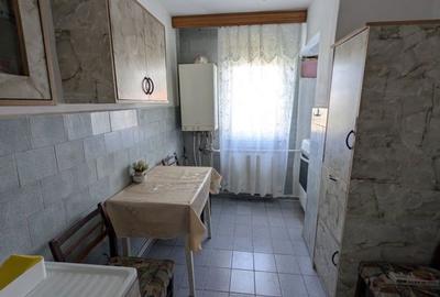 Apartament cu 3 camere decomandat în Central - 1