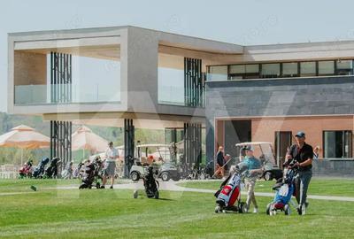 ZALA SPRINGS GOLF RESORT Un univers dedicat rafinamentului ?i investi?iei ZALA SPRINGS GOLF RESORT Un univers dedicat rafinamentului ?i investi?iei - 12