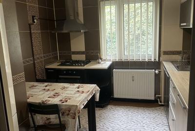 Apartament cu 3 camere semidecomandat în Berceni - 4