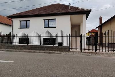 Casă cu 4 camere în Central - 8