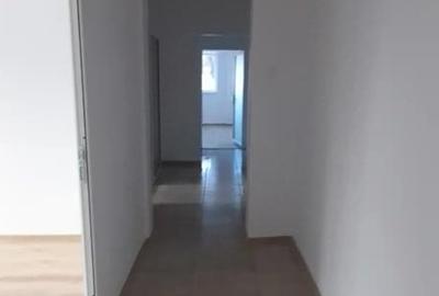Apartament cu 3 camere decomandat în Central - 4