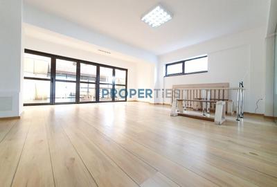 Birou, de 450 mp, în P-ța Victoriei - 8