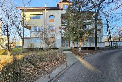 Apartament cu 4 camere decomandat în Bistrița Lac