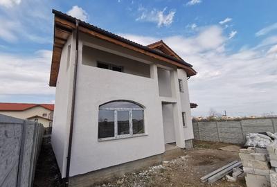 Duplex cu 5 camere cu Canalizare în Central - 3
