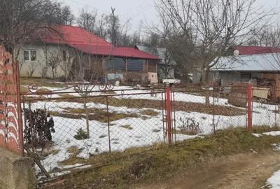 Casa de vanzare intr-o zona linistita in comuna Mociu - 1