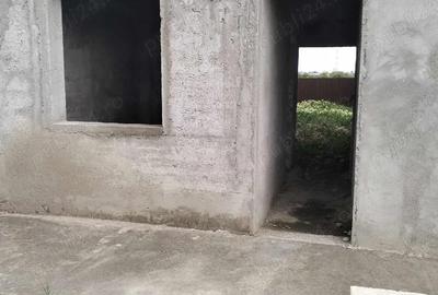 Casă cu Teren 300 Mp în Central - 3