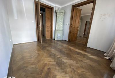 Spațiu comercial, de 71 mp, în Victoriei - 4