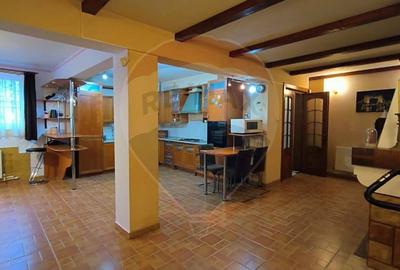 Casa cu piscina de vanzare in zona Piata Centrala Galati Casa cu piscina de vanzare in zona Piata Centrala Galati - 16