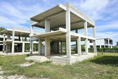 Ansamblu 8 case la structura, 3298mp teren, autorizatie valabila - 10