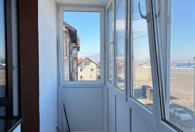 Garsoniera de inchiriat Tractorul zona Coresi - 1