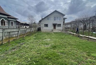 Apartament cu 4 camere semidecomandat în Central - 1