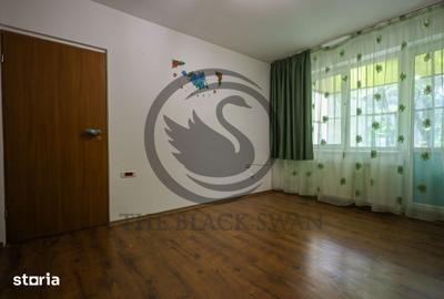 Apartament cu 3 camere semidecomandat, mobilat în Andrei Mureșanu