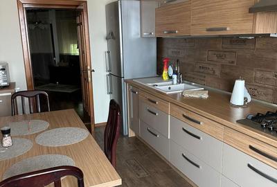 Apartament cu 3 camere decomandat în Buzaului - 4