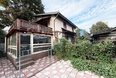 Casă cu 6 camere în Central - 2