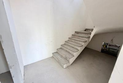 Duplex cu 3 camere cu Canalizare în Sud - 11