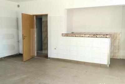 Spațiu comercial, de 110 mp, în Central - 1
