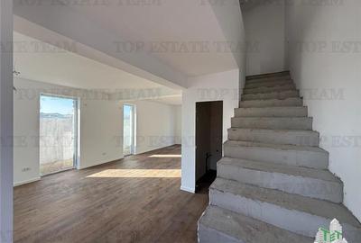 Duplex cu 4 camere cu Canalizare în Tunari