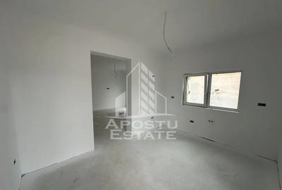 Casă cu 5 camere cu Teren 320 Mp în Ghiroda - 2