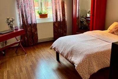 Casă cu 4 camere în Central - 1