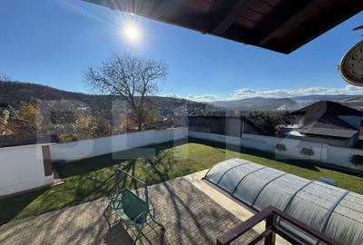 Casă cu 3 camere cu Teren 600 Mp în Central - 2