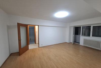 3 Camere | 2 Bai | Spatios | Luminos | Mutare Imediata | 3 Camere | 2 Bai | Spatios | Luminos | Mutare Imediata | - 3