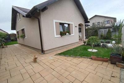 Casă cu 3 camere cu Teren 465 Mp în Utvin - 2