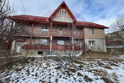 Casă cu 6 camere cu Teren 1263 Mp în Dărmănești - 59