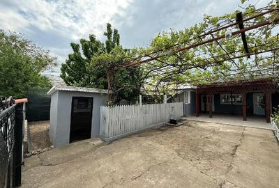 Casă cu Teren 922 Mp în Central - 1