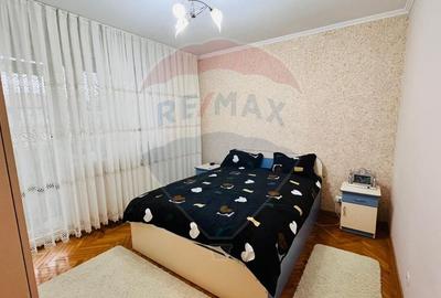 Apartament cu 3 camere semidecomandat, mobilat în Rogerius - 12
