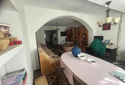 Casă cu 7 camere cu Teren 280 Mp în Periferie - 3