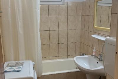 Ofer spre închiriere apartamentul cu trei camere în Drumul Taberei la Favorit - 9