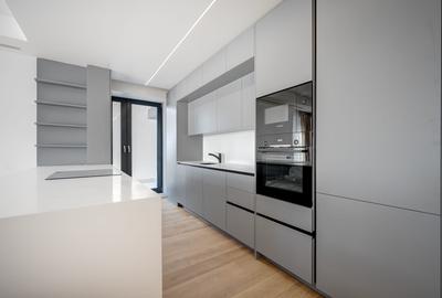 Apartament cu 4 camere semidecomandat în Aviatorilor