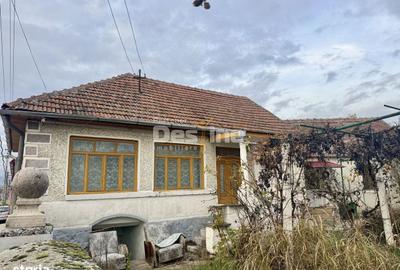 Casă cu 2 camere cu Canalizare în Uroi - 2