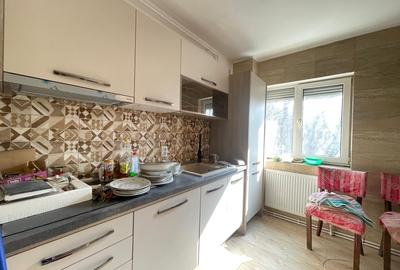 Apartament cu 3 camere decomandat în 1 Mai