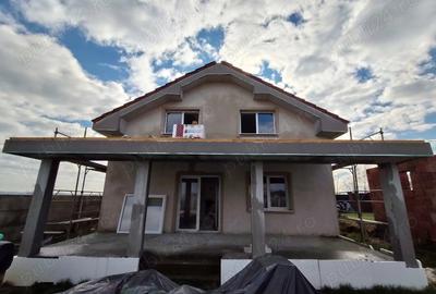 Casă cu 5 camere cu Teren 440 Mp în Remetea Mare - 2