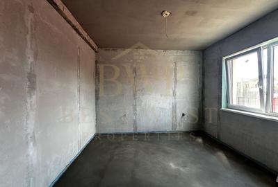 Duplex cu 4 camere cu Canalizare în Moșnița Nouă - 1