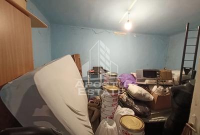 Casa la curte comuna, necesita renovare, situata in zona Dambovita. - 7