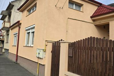 Casă cu 2 camere cu Teren 219 Mp în Burdea - 1